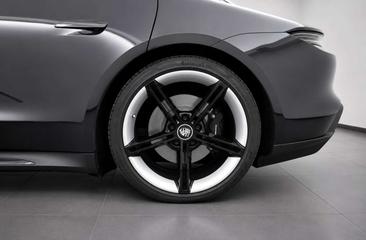 Porsche Taycan Turbo — photo 20