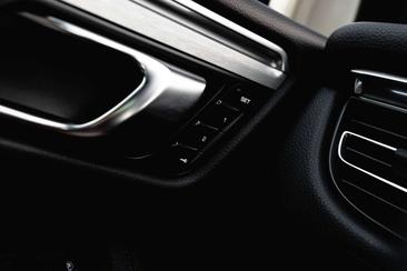 Porsche Macan Electrique — photo 28