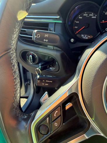 Porsche Macan Electrique Base — photo 14