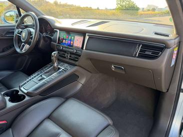 Porsche Macan Electrique Base — photo 24