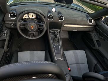 Porsche 718 Spyder — photo 12