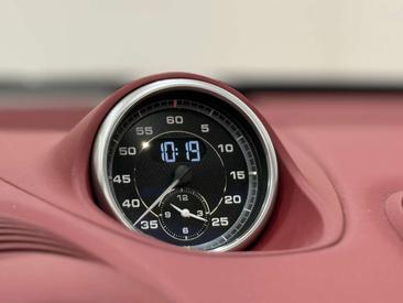 Porsche 718 Spyder — photo 33