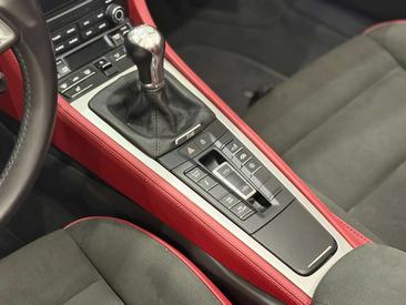 Porsche 718 Spyder — photo 35
