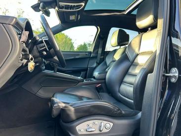 Porsche Macan Electrique Base — photo 7