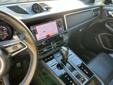 Porsche Macan Electrique Base — photo 13