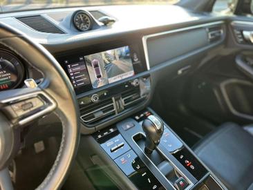 Porsche Macan Electrique Base — photo 14