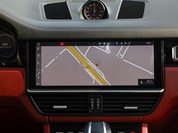 Porsche Cayenne III Turbo S E-Hybrid — photo 13