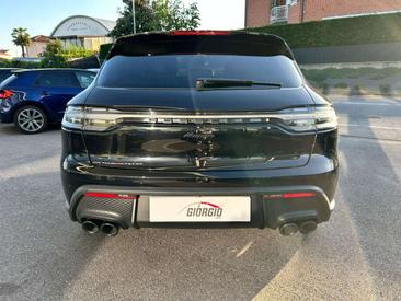 Porsche Macan Electrique Base — photo 16