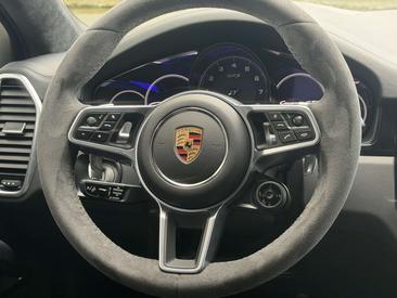 Porsche Cayenne III GTS — photo 18
