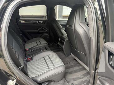 Porsche Cayenne III GTS — photo 29