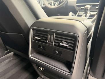 Porsche Cayenne III GTS — photo 39