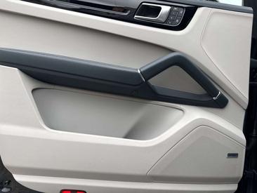 Porsche Cayenne III Platinum Edition — photo 15