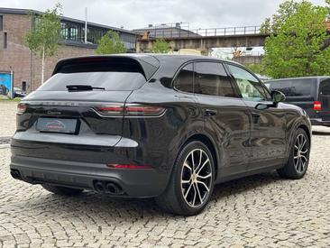 Porsche Cayenne III Platinum Edition — photo 21