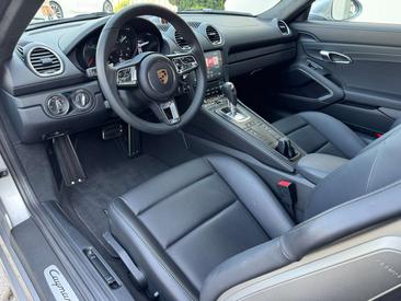 Porsche 718 Cayman GTS — photo 10