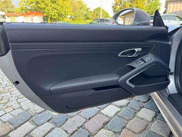 Porsche 718 Cayman GTS — photo 13