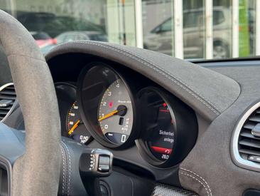 Porsche 718 Spyder Weissach Package — photo 32
