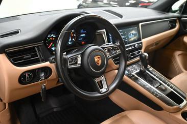 Porsche Macan Electrique Base — photo 4
