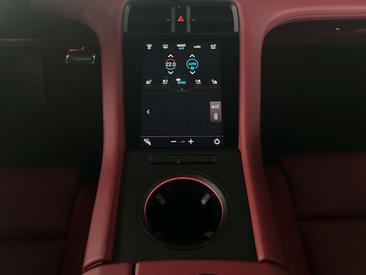 Porsche Taycan Turbo — photo 8