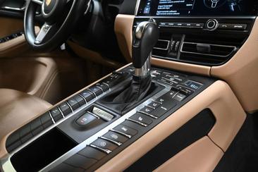 Porsche Macan Electrique Base — photo 9