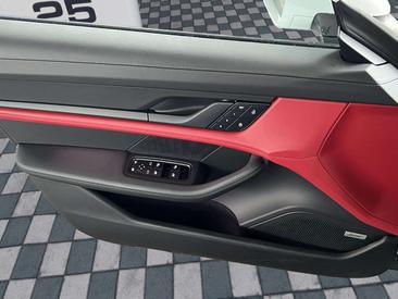 Porsche Taycan Turbo — photo 17