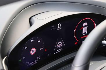 Porsche Macan 4S — photo 5