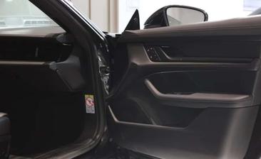 Porsche Taycan — photo 8