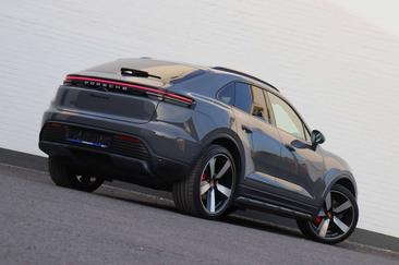 Porsche Macan 4S — photo 7