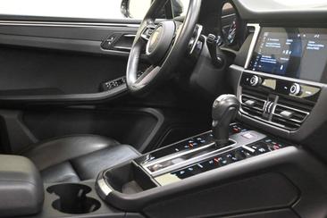 Porsche Macan Electrique Base — photo 8