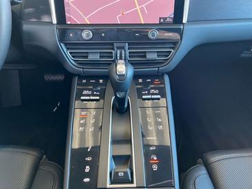 Porsche Macan Electrique GTS — photo 8