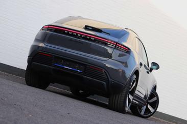 Porsche Macan 4S — photo 8