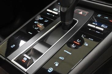 Porsche Macan Electrique Base — photo 9