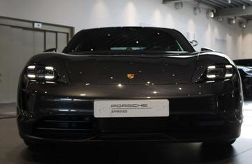 Porsche Taycan — photo 10