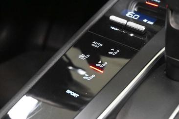 Porsche Macan Electrique Base — photo 10