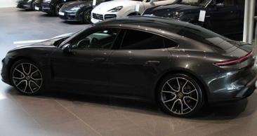 Porsche Taycan — photo 11