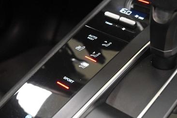 Porsche Macan Electrique Base — photo 11