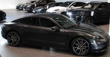 Porsche Taycan — photo 12