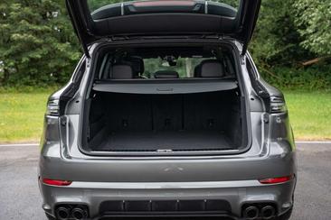 Porsche Cayenne III GTS — photo 12