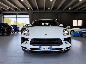 Porsche Macan Electrique Base — photo 4