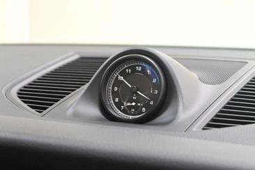 Porsche Macan Electrique Base — photo 13