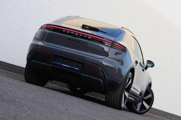 Porsche Macan 4S — photo 8
