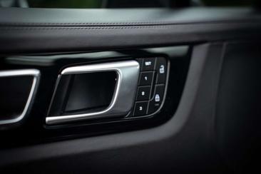 Porsche Cayenne III GTS — photo 23