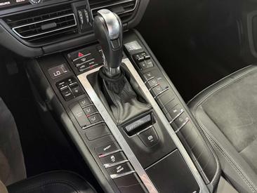 Porsche Macan Electrique Base — photo 13