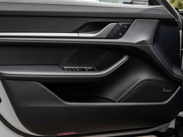 Porsche Taycan 4S — photo 6