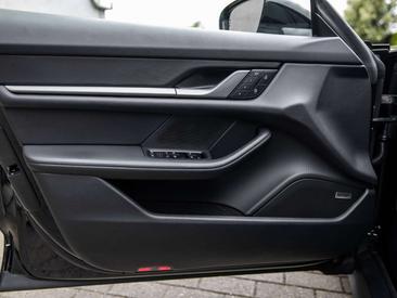 Porsche Taycan — photo 6