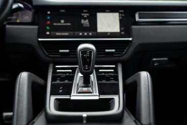 Porsche Cayenne III GTS — photo 32