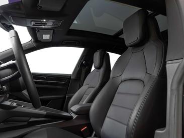 Porsche Macan — photo 13