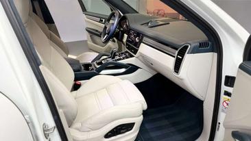 Porsche Cayenne III Turbo S — photo 27
