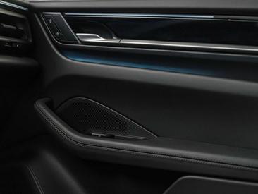 Porsche Macan — photo 19