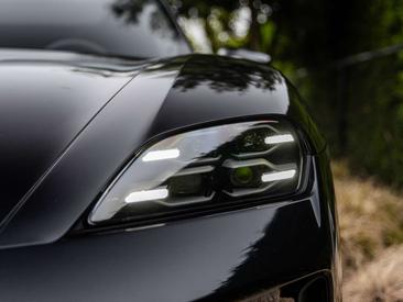 Porsche Taycan — photo 14