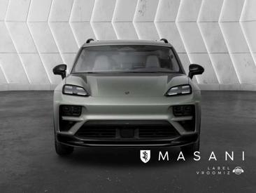 Porsche Macan Turbo — photo 7